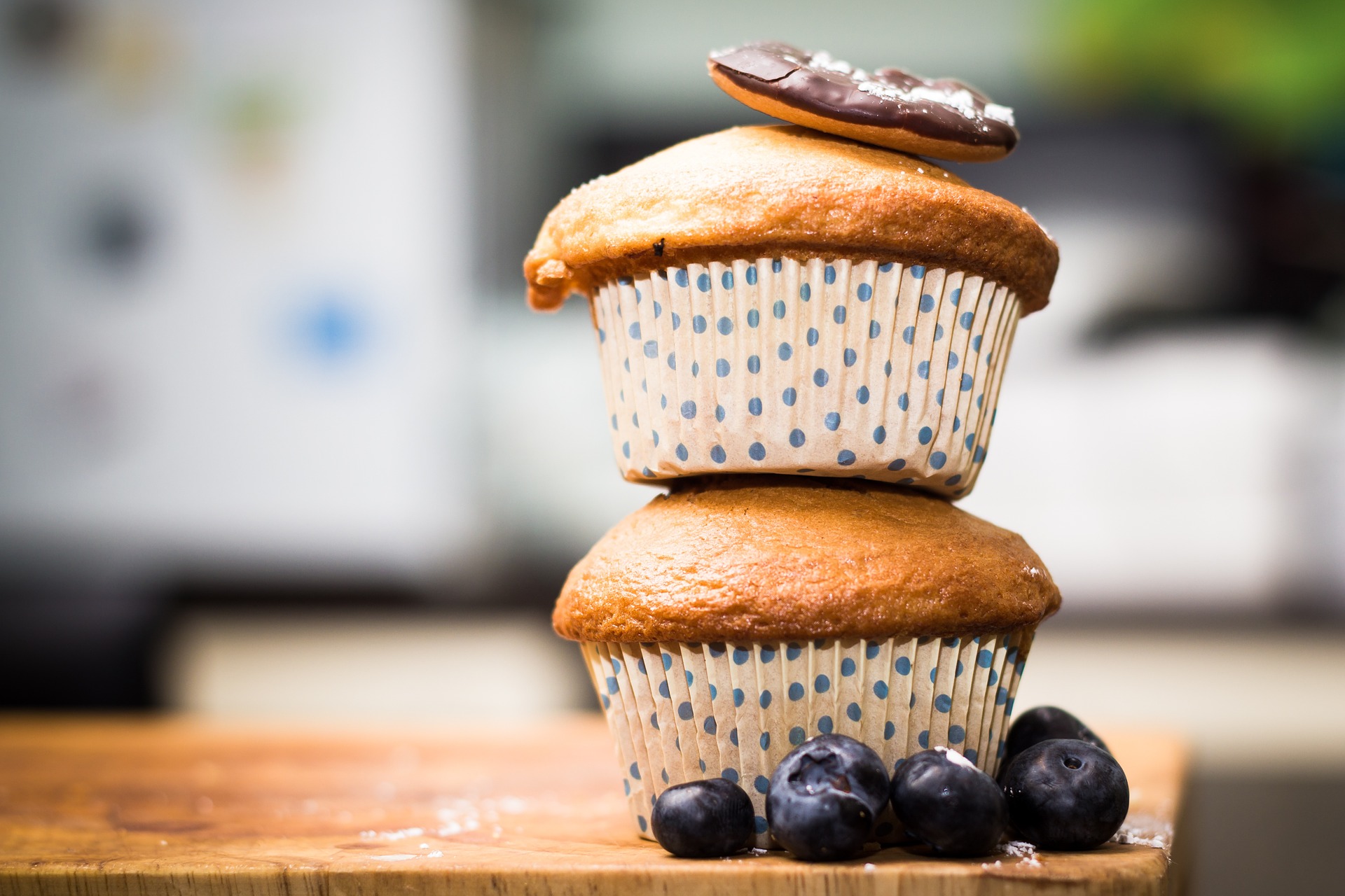 creme-cake-muffin-lets-celebrate-parties