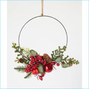 Berry Ball Half Wreath 35cm